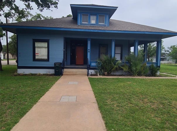 615 E Washington St, Giddings, TX 78942