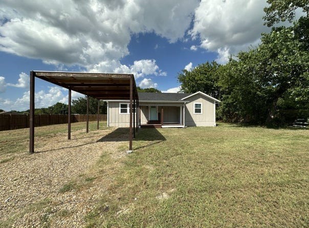 475 Locust Street, Point, TX 75472