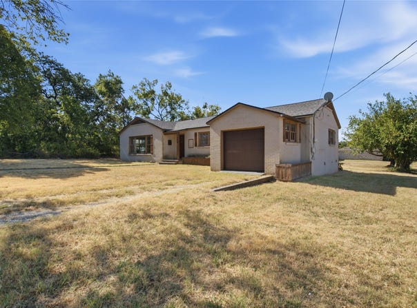 700 E Main Street, Hamilton, TX 76531