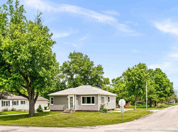 525 Grant Street, Chenoa, IL 61726