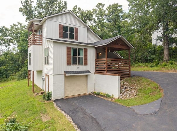 805 N 17th ST, Van Buren, AR 72947
