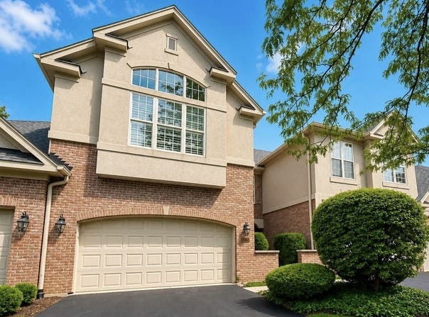 1204 Ashbrook Court, Darien, IL 60561