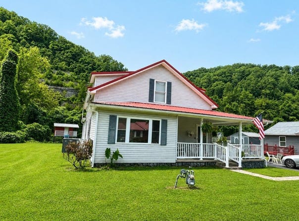 135 Jerry Bottom, Huddy, KY 41535