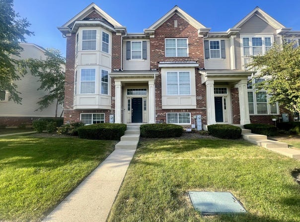 1736 Persimmon Street, Hanover Park, IL 60133