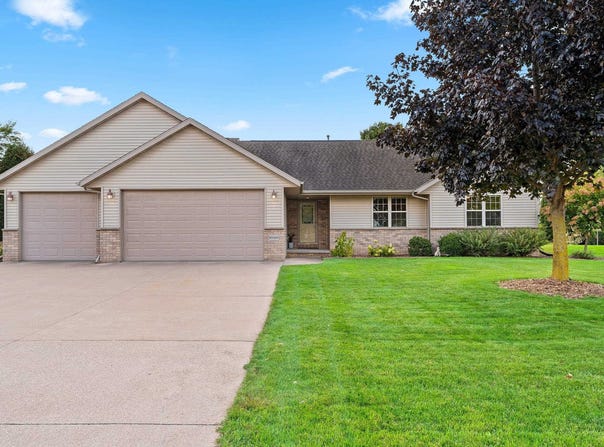 W5985 SWEET WILLIAM Drive, APPLETON, WI 54915