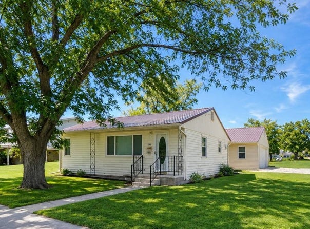 500 S 3rd St, Lincoln, KS 67455