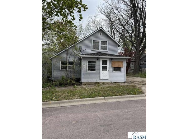 131 N Houk, Good Thunder, MN 56001