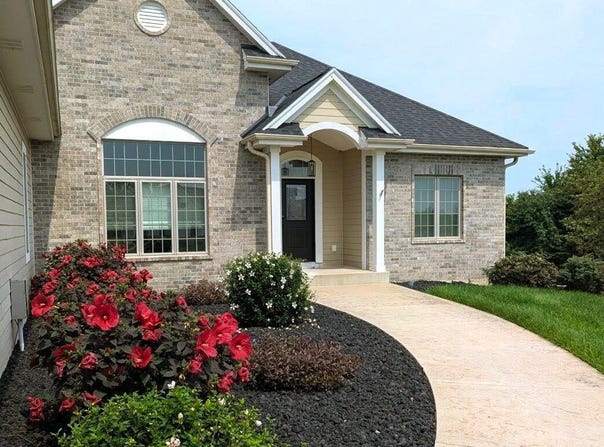5765 Stefanie Way, Caledonia, WI 53108