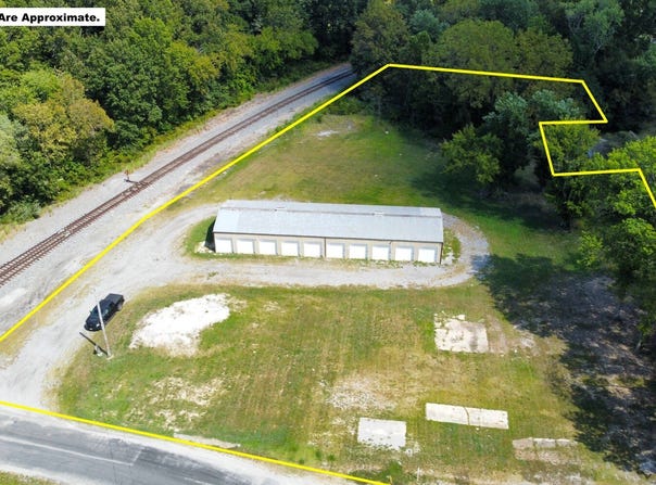 400 S Wilson St, Benton, IL 62812