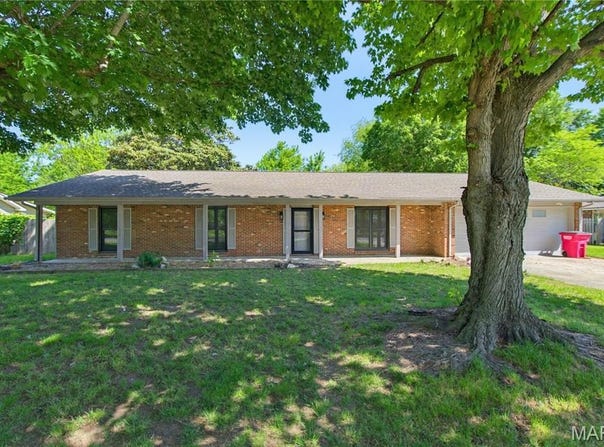 126 Bradley Drive, Sikeston, MO 63801