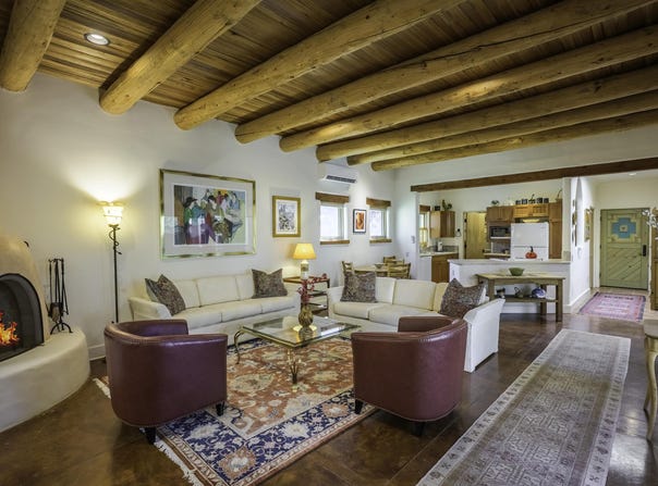 205 Upper Ranchitos, Taos, NM 87571