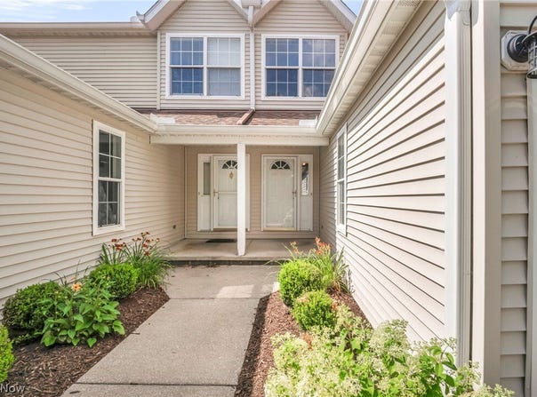 246 STEEPLE CHASE RUN, NORTHFIELD, OH 44067