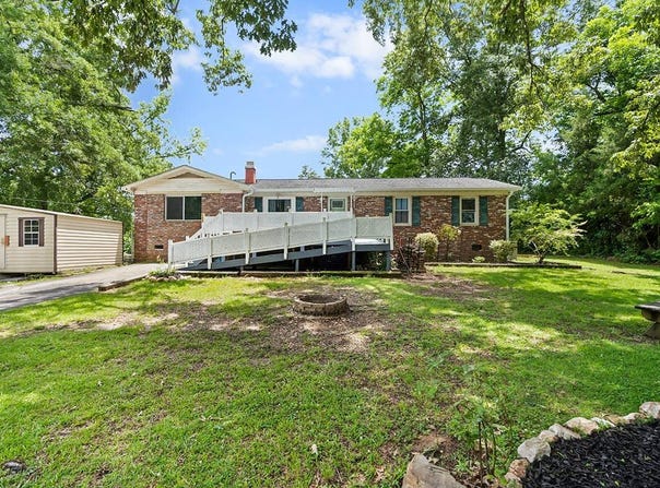 102 Hicks Ct, Ninety Six, SC 29666