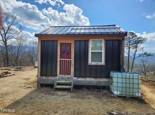 174 Teaberry Road, Roan Mountain, TN 37687