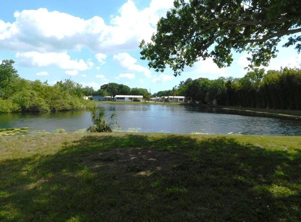 1001 Starkey Rd, Largo, FL 33771