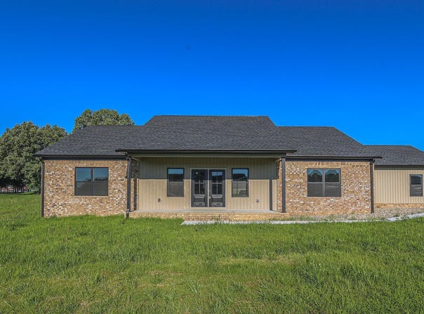 111 Ayly Estates Drive, Mayfield, KY 42066