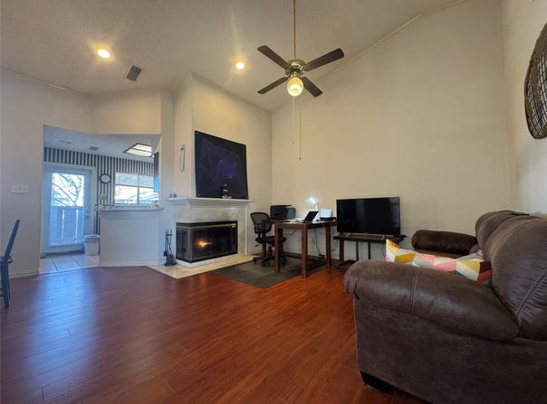 401 Pebble Way, Arlington, TX 76006