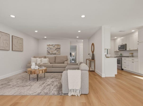 1360 Josselyn Canyon RD 43, MONTEREY, CA 93940