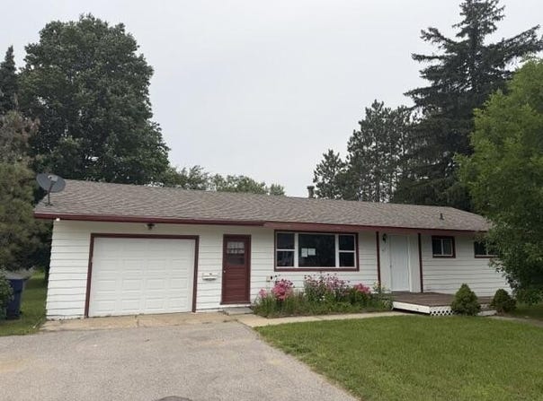 411 E Calhoun Street, Mancelona, MI 49659