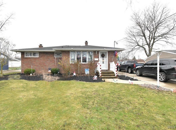47 6th Avenue, Lancaster, NY 14086