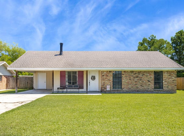 113 Diplomat Way Drive, Thibodaux, LA 70301