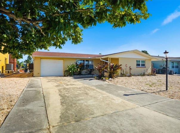 13630 GARRIS Drive, HUDSON, FL 34667