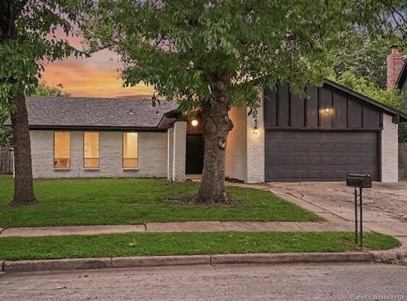 10214 E 24th Street, Tulsa, OK 74129