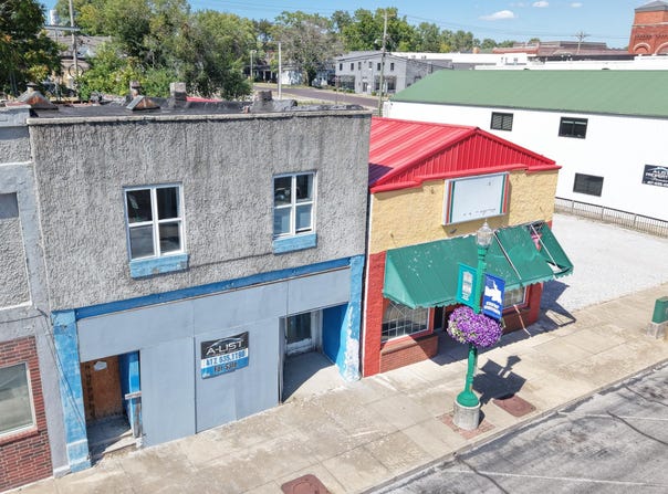 210 E Broadway Street, Monett, MO 65708