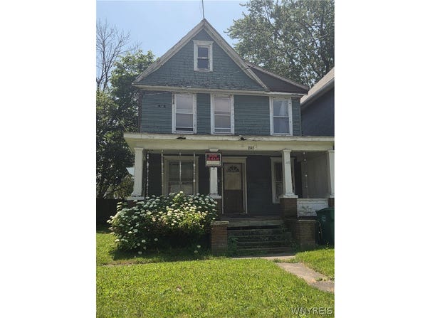 1845 Pierce Ave, Niagara Falls, NY 14301