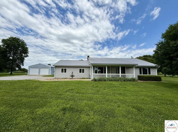 49 SW 450 Road, Clinton, MO 64735