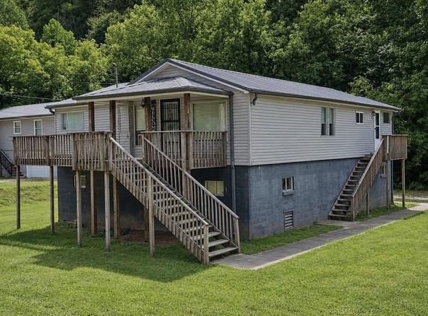 169 Taylor Fork Rd, Belfry, KY 41514