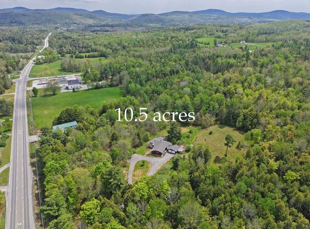 685 Main Road, Holden, ME 04429