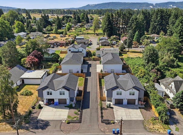950 WALNUT St, Kelso, WA 98626