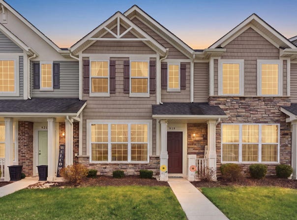 919 E 117th Place, Crown Point, IN 46307