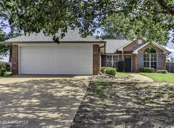 221 Bedford Drive, Brandon, MS 39047