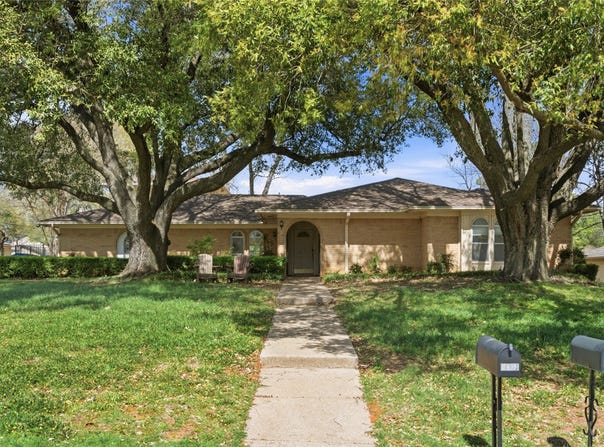 2326 Forest Hills Road, Grapevine, TX 76051