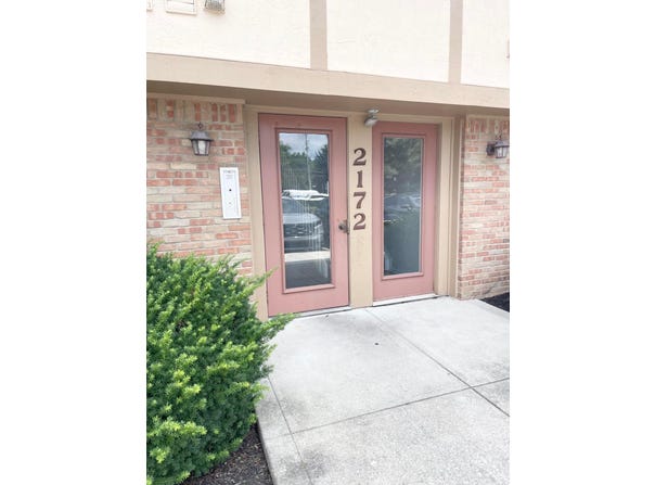 2172 Hedgerow Road, Columbus, OH 43220