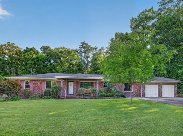 1114 Central Drive, Hixson, TN 37343