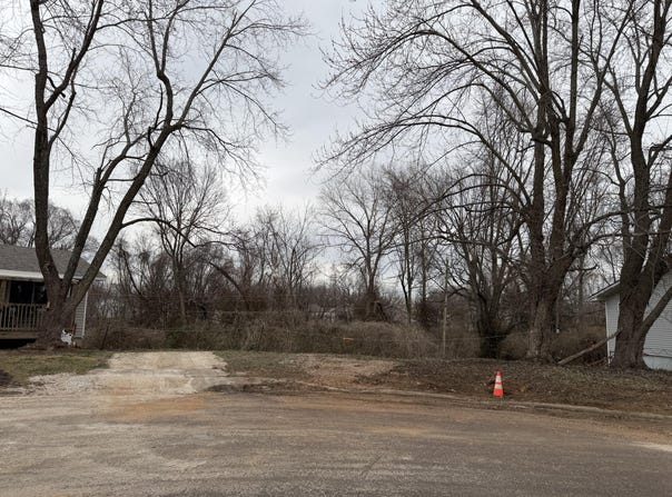 1228 N Glenn Avenue, Springfield, MO 65802
