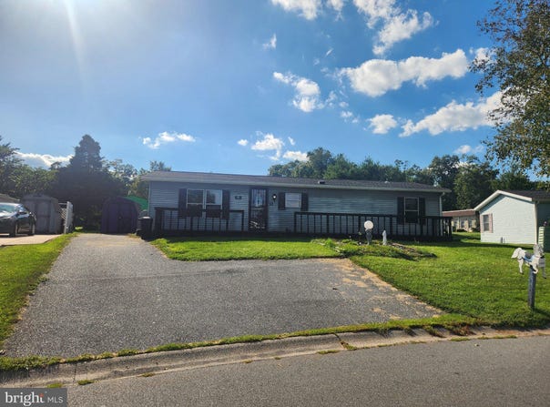 11 BILL Drive, DENVER, PA 17517