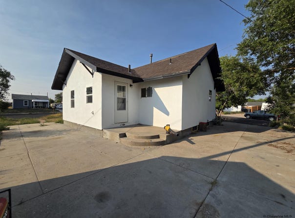 817 W 9TH ST, Cheyenne, WY 82001