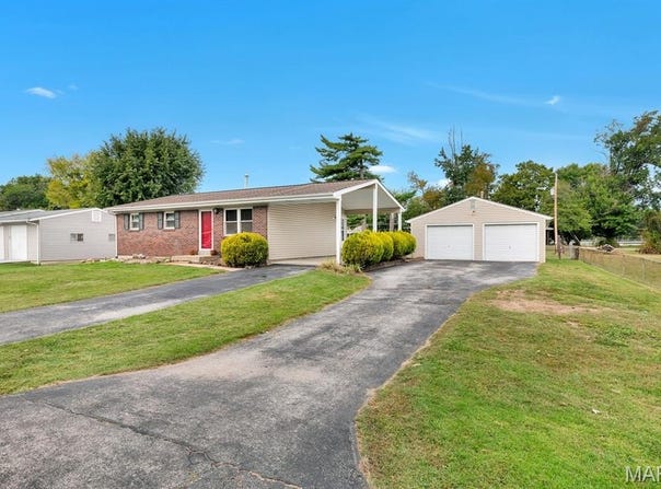5 Oak Drive, St Peters, MO 63376