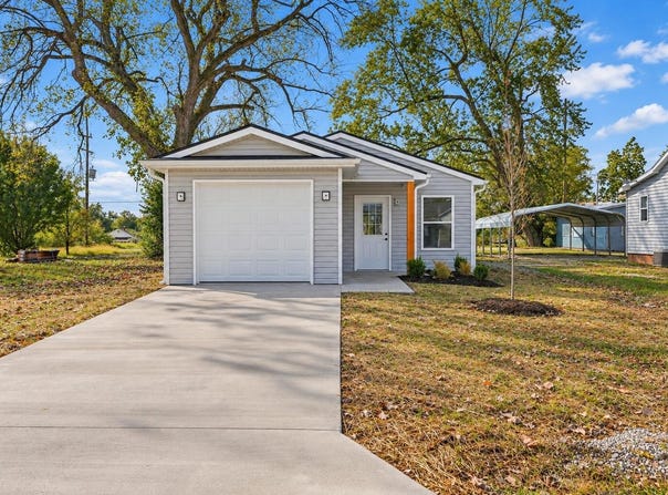 1020 Buchanan St, Moberly, MO 65270