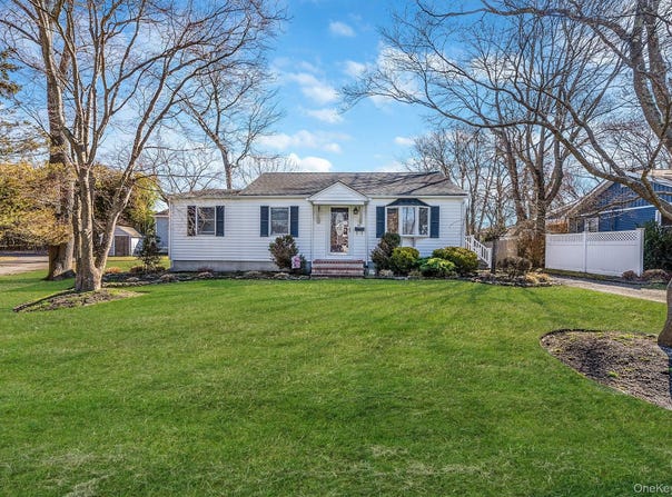 47 Thorburn Avenue, Patchogue, NY 11772