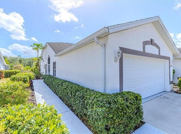 5446 Whitten Dr, NAPLES, FL 34104