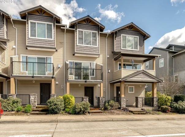 324 NE EDGEWAY Dr, Hillsboro, OR 97006