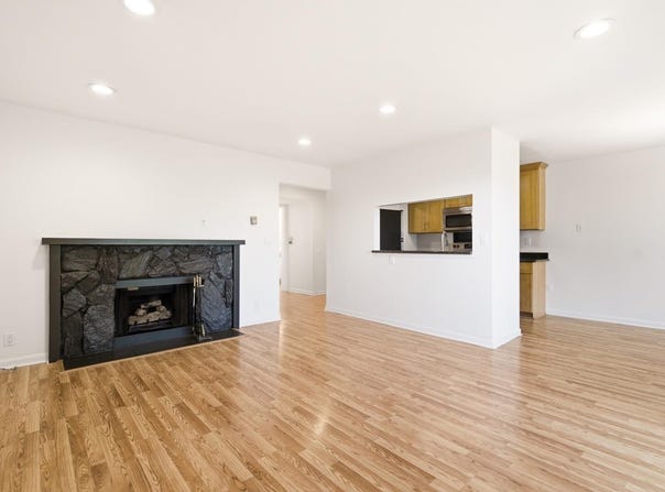 21062 Gary DR 102, HAYWARD, CA 94546