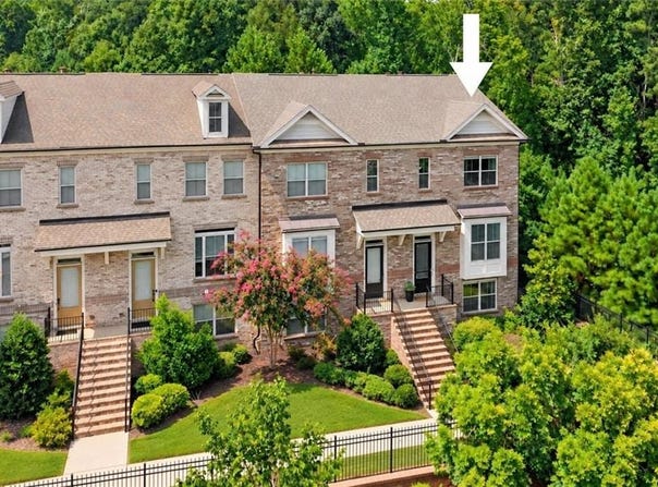 1016 Township Square, Alpharetta, GA 30022