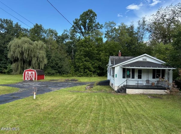 14340 S Eagle Valley Road, Tyrone, PA 16686