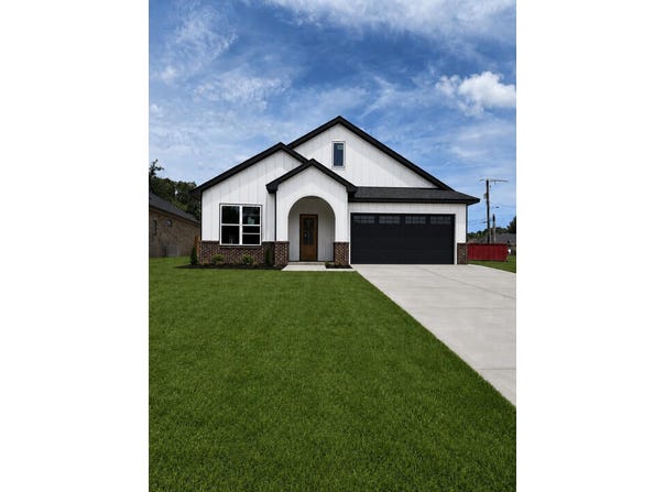 3902 French Dr, Longview, TX 75604